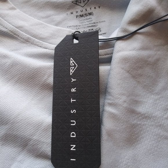 NWT Industry Supply Co Seamless Camo Shirt Top - Picture 6 of 7